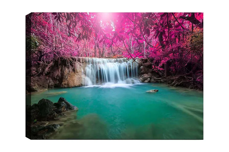 Canvastavla 70x100 cm - Vacker vattenfall omgiven av lila träd och grönskande vegetation, Lila / Turkos