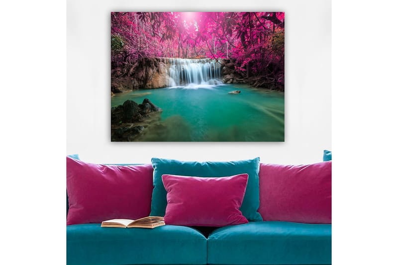 Canvastavla 70x100 cm - Vacker vattenfall omgiven av lila träd och grönskande vegetation - Lila / Turkos - Inredning - Tavlor & konst - Canvastavlor