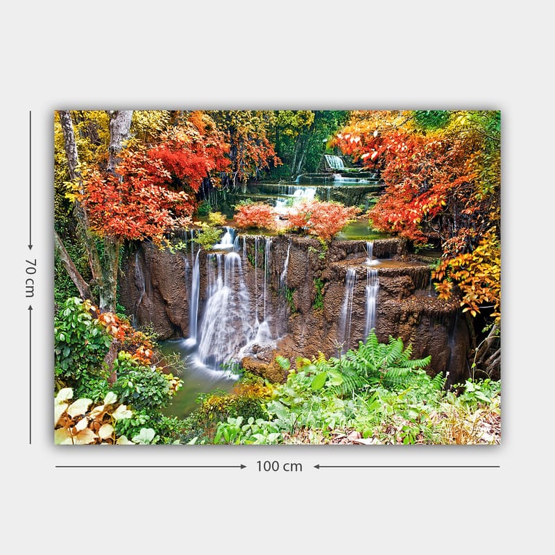 Canvastavla 70x100 cm - Vacker vattenfallsscen omgiven av färgglada höstlöv - Röd / Grön / Brun - Inredning - Tavlor & konst - Canvastavlor