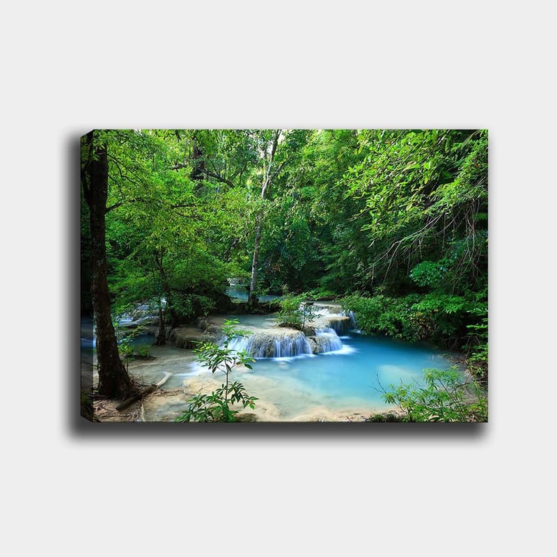 Canvastavla 70x100 cm - Vacker vattenfallsscen omgiven av frodig grönska, Grön / Blå / Beige
