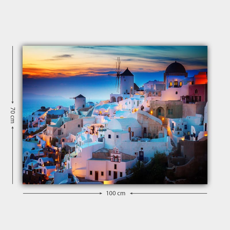 Canvastavla 70x100 cm - Vacker vy över de vita husen i en grekisk by vid solnedgången - Vit / Blå / Orange - Inredning - Tavlor & konst - Canvastavlor