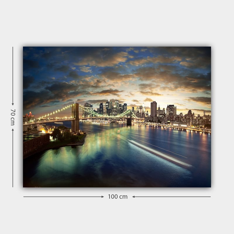 Canvastavla 70x100 cm - Vacker vy över en stad med en bro som sträcker sig över en glittrande flod vid skymning - Blå / Grön / Orange - Inredning - Tavlor & konst - Canvastavlor