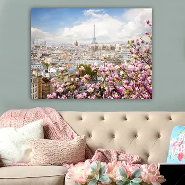 Canvastavla 70x100 cm - Vacker vy över Paris med Eiffeltornet omgiven av blommande körsbärsträd - Rosa / Blå / Grön - Inredning - Tavlor & konst - Canvastavlor