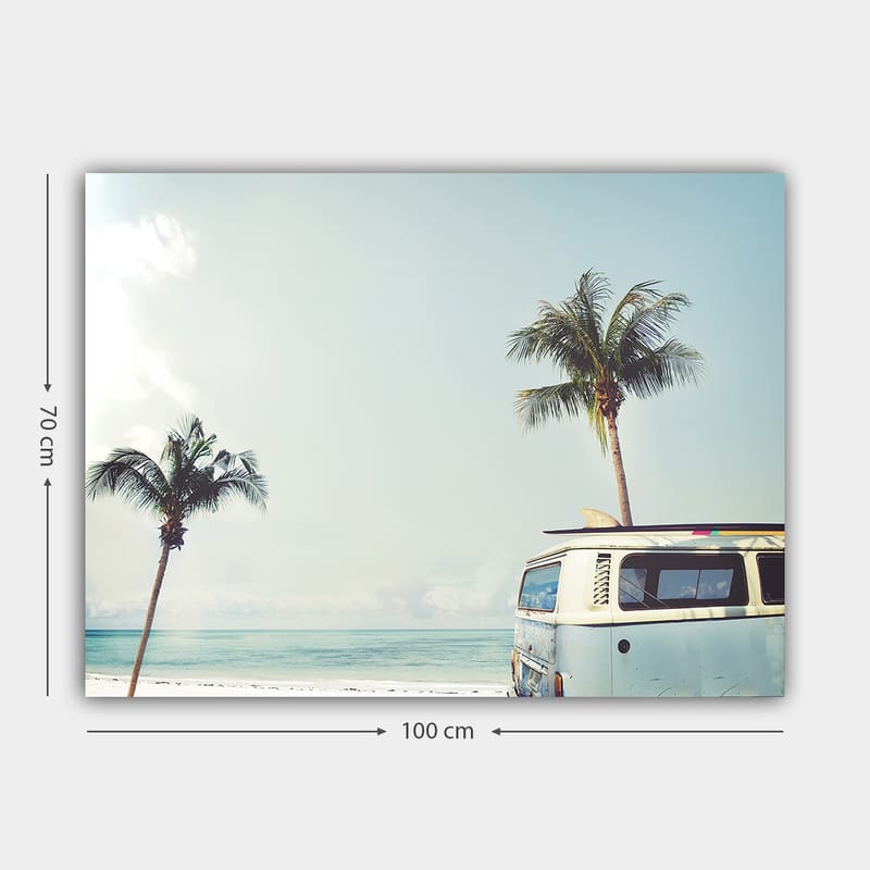 Canvastavla 70x100 cm - Vintage skåpbil vid stranden med palmer och hav i bakgrunden - Ljusblå / Vit / Grön - Inredning - Tavlor & konst - Canvastavlor