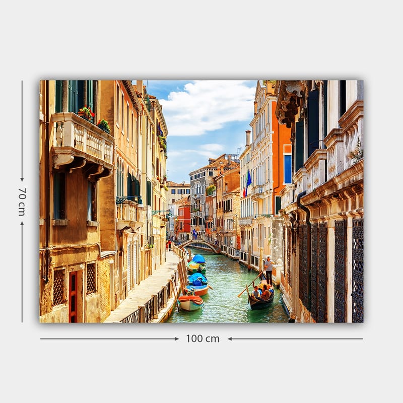 Canvastavla 70x100 cm - Pittoresk kanal i Venedig med färgglada byggnader och båtar - Terrakotta / Blå / Grön - Inredning - Tavlor & konst - Canvastavlor