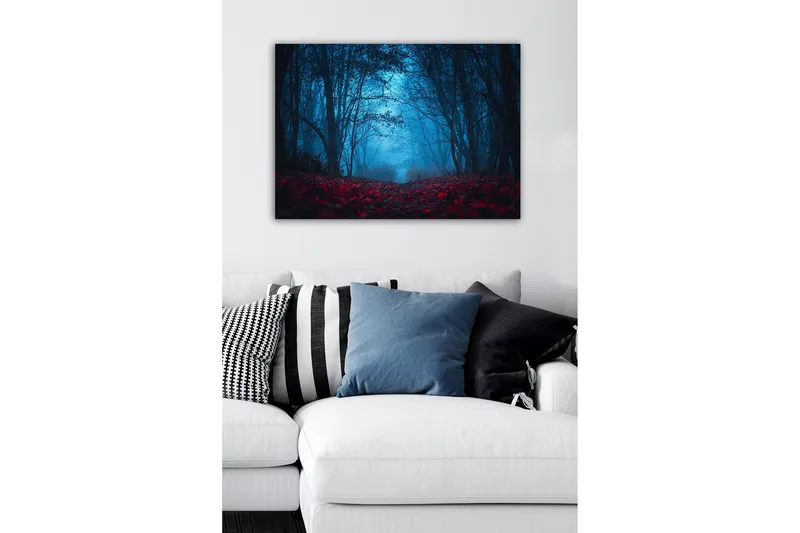 Canvastavla - Dimig skog med rödaktiga löv i en mystisk atmosfär - Mörkblå / Röd - Inredning - Tavlor & konst - Canvastavlor
