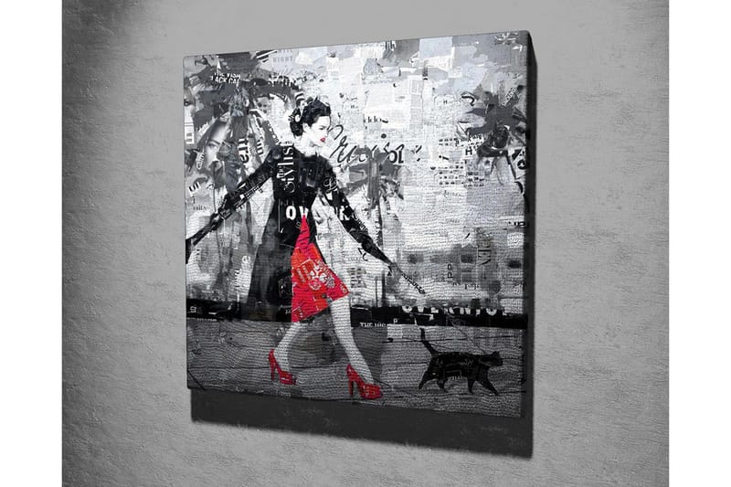 Canvastavla - Elegant kvinna i röd klänning med svart katt i en urban miljö - Röd / Svart / Grå - Inredning - Tavlor & konst - Canvastavlor
