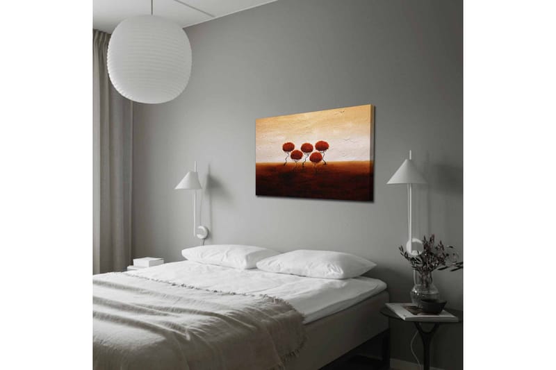 Canvastavla - Fem stiliserade träd med runda, röda kronor på en mjukt böljande bakgrund - Röd / Brun / Beige - Inredning - Tavlor & konst - Canvastavlor
