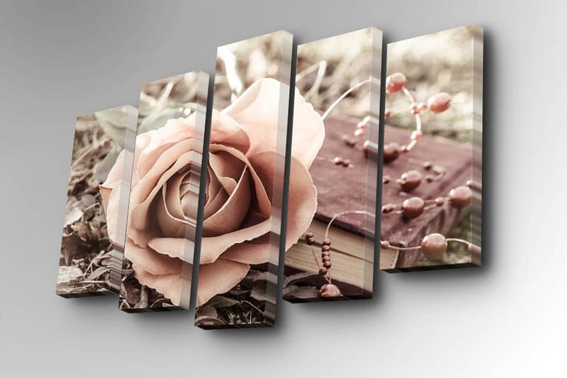 Canvastavla i 5 delar 82x50 cm - Vacker ros i mjuka toner med en bok och dekorativa pärlor i bakgrunden - Ljusrosa / Brun / Beige - Inredning - Tavlor & konst - Canvastavlor