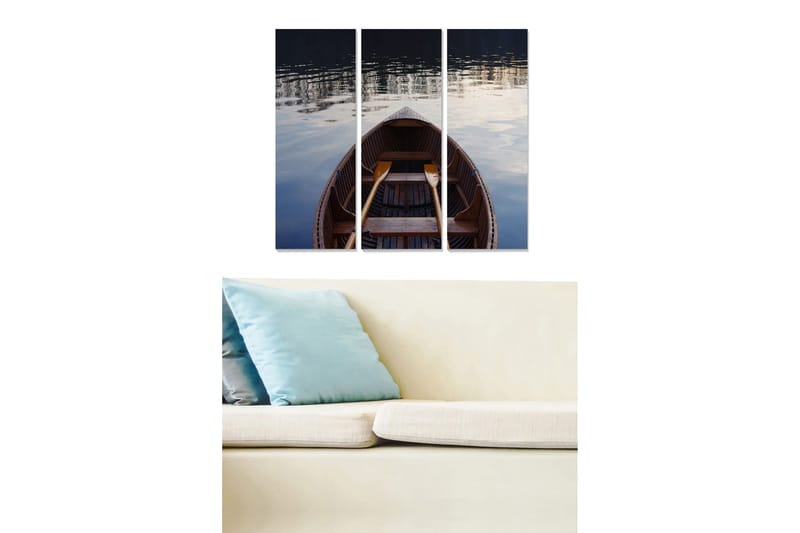 Canvastavla i trä 3-delar 50x70 cm - Båt som ligger stilla på spegelblanka vattnet, Mörkblå / Brun / Grå
