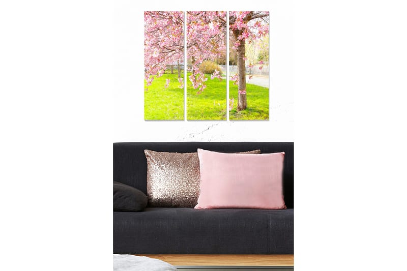 Canvastavla i trä 3-delar 50x70 cm - Blommande körsbärsträd i vårgrönska - Rosa / Grön - Inredning - Tavlor & konst - Canvastavlor