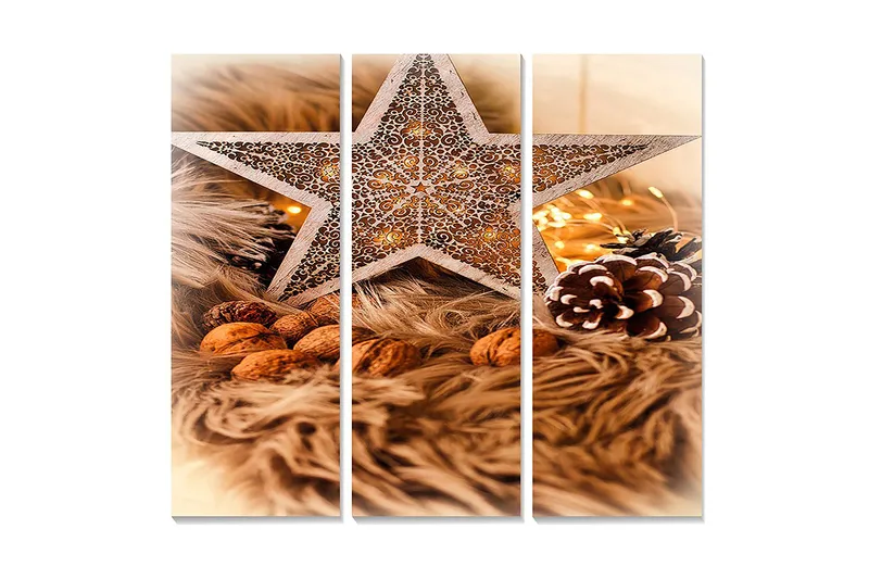Canvastavla i trä 3-delar 50x70 cm - Dekorativ stjärna med julkänsla omgiven av nötter och granris, Beige / Brunt / Guld