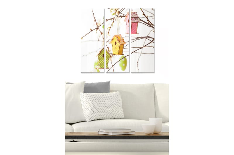 Canvastavla i trä 3-delar 50x70 cm - Färgglada fågelholkar hängande i grenar - Grön / Gul / Rosa - Inredning - Tavlor & konst - Canvastavlor