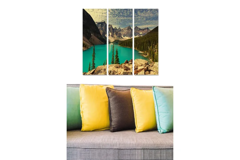 Canvastavla i trä 3-delar 50x70 cm - Storslagen fjällsjö omgiven av majestätiska berg och grönskande träd - Turkos / Grön / Brun - Inredning - Tavlor & konst - Canvastavlor