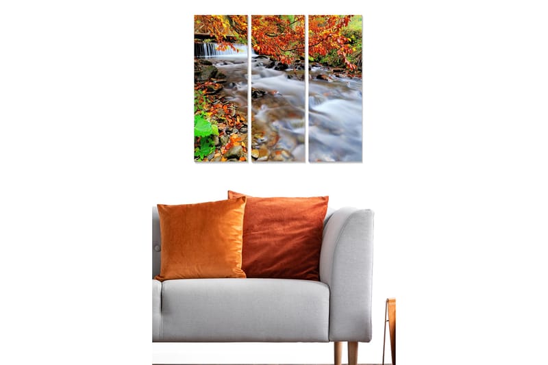 Canvastavla i trä 3-delar 50x70 cm - Vacker bäck omgiven av höstfärger och lövverk - Orange / Grön / Brun - Inredning - Tavlor & konst - Canvastavlor