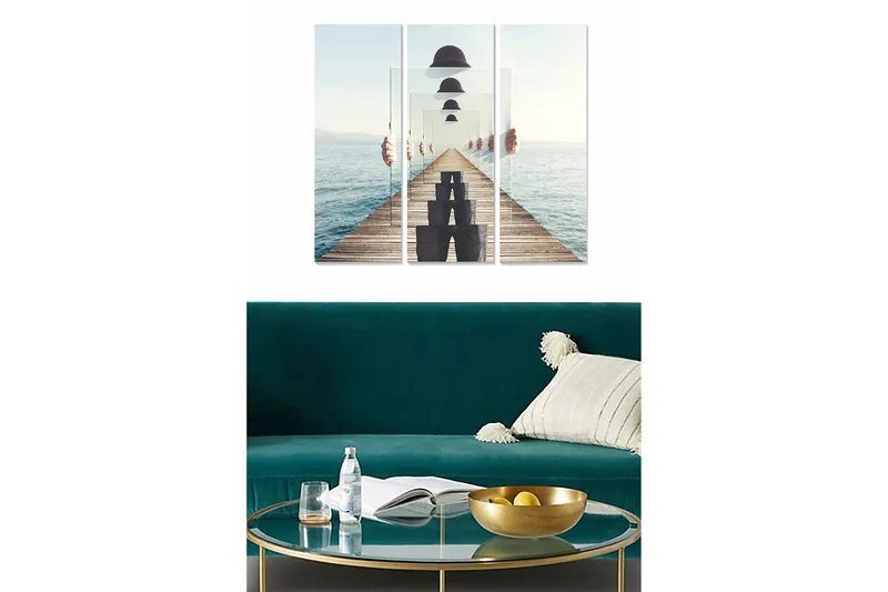 Canvastavla i trä 3-delar 50x70 cm - Person som håller upp en spegel framför en brygga vid havet - Blå / Beige / Svart - Inredning - Tavlor & konst - Canvastavlor