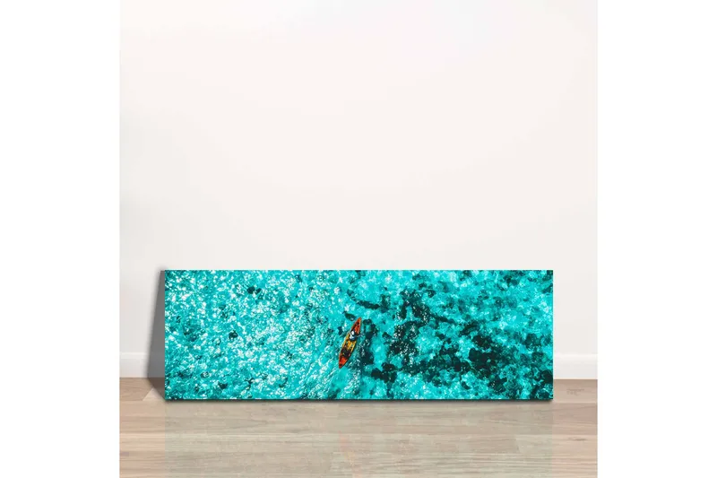 Canvastavla - Kajak som paddlar genom klart turkost vatten - Turkos / Svart / Orange - Inredning - Tavlor & konst - Canvastavlor