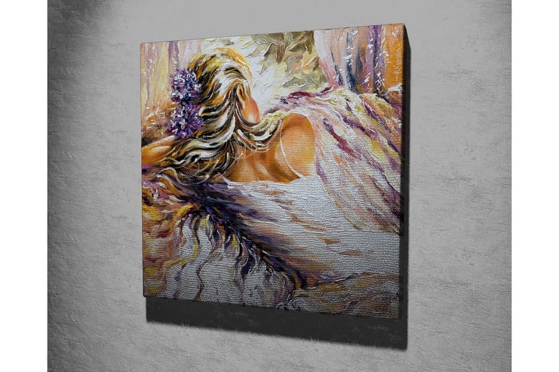 Canvastavla - Kvinnlig figur med blommor i håret som vilar i en mjuk omgivning - Lila / Beige / Vit - Inredning - Tavlor & konst - Canvastavlor