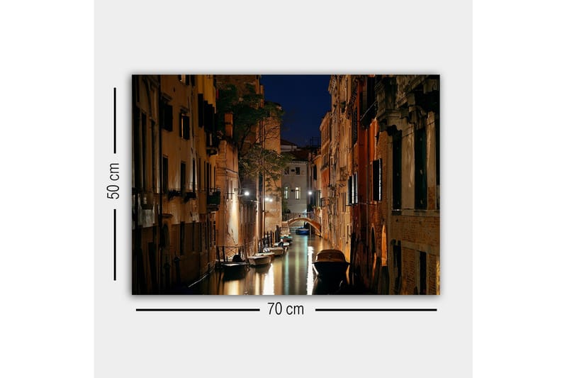 Canvastavla - Mörk kanal med båtar i en romantisk venetiansk miljö - Mörkblå / Beige / Svart - Inredning - Tavlor & konst - Canvastavlor