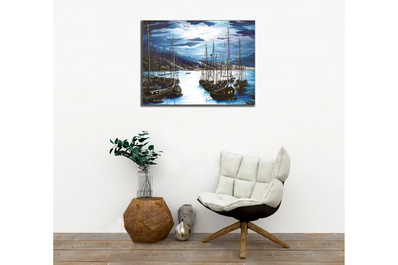 Canvastavla - Mörka segelbåtar i en stilla hamn under en dramatisk himmel - Mörkblå / Svart / Ljusblå - Inredning - Tavlor & konst - Canvastavlor