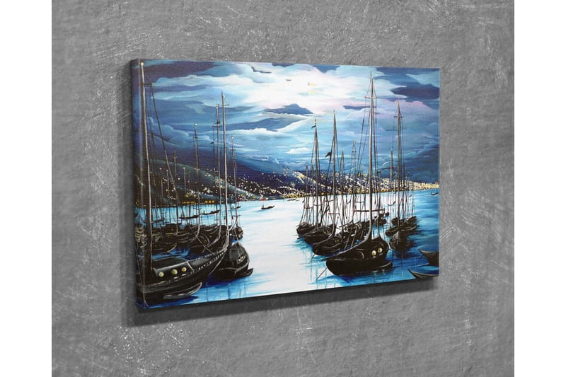 Canvastavla - Mörka segelbåtar i en stilla hamn under en dramatisk himmel - Mörkblå / Svart / Ljusblå - Inredning - Tavlor & konst - Canvastavlor