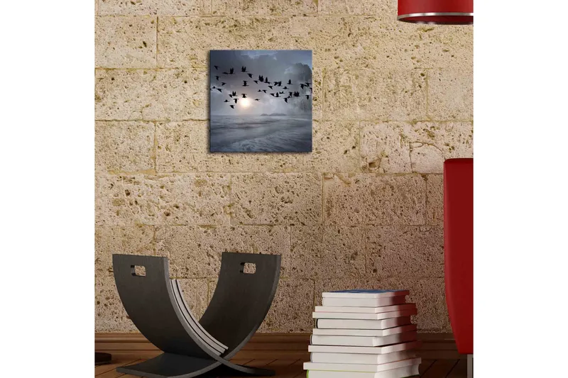 Canvastavla med LED-belysning 28x28 cm - Flock av fåglar som flyger över en dimmig havslandskap - Mörkblå / Grå / Vit - Inredning - Tavlor & konst - Canvastavlor