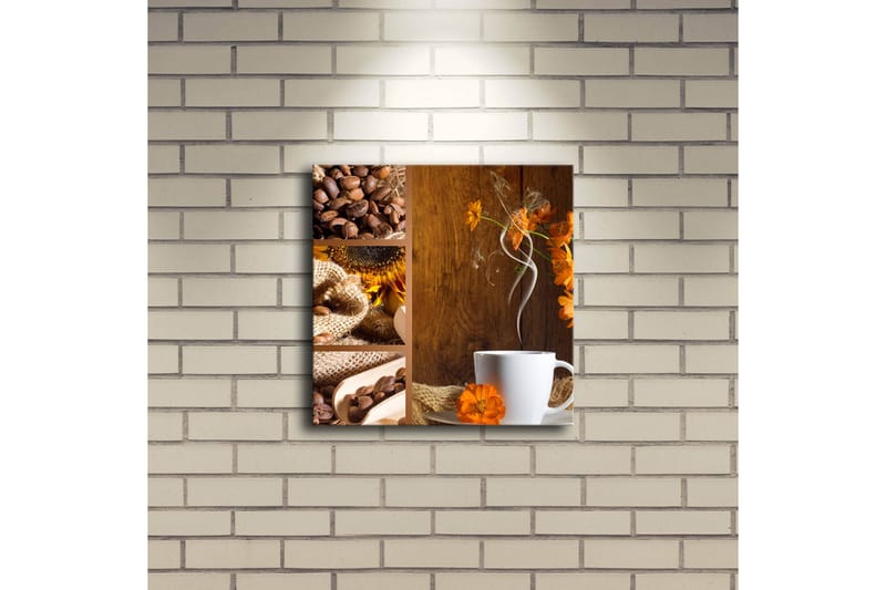 Canvastavla med LED-belysning 28x28 cm - Kopp med ångande kaffe och orange blommor i en varm miljö - Brunt / Orange / Vitt - Inredning - Tavlor & konst - Canvastavlor