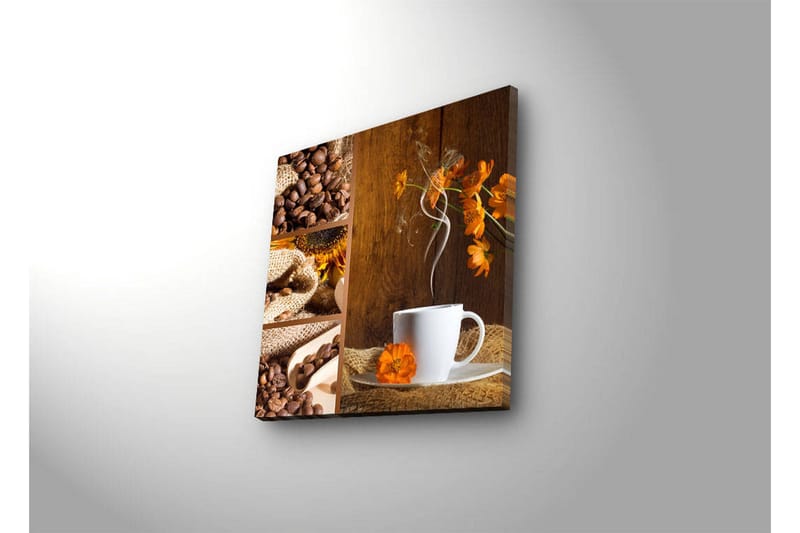 Canvastavla med LED-belysning 28x28 cm - Kopp med ångande kaffe och orange blommor i en varm miljö - Brunt / Orange / Vitt - Inredning - Tavlor & konst - Canvastavlor