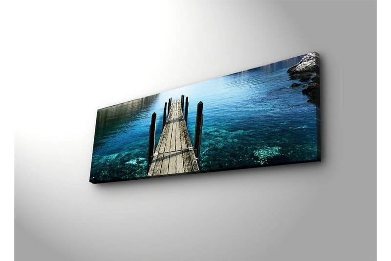 Canvastavla med LED-belysning 30x90 cm - Brygga som sträcker sig ut över klart vatten - Blå / Grön / Brun - Inredning - Tavlor & konst - Canvastavlor