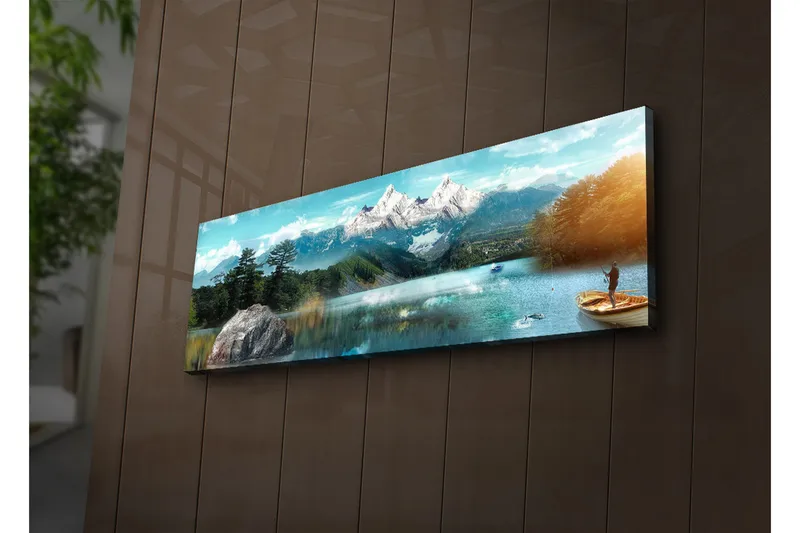 Canvastavla med LED-belysning 30x90 cm - Storslagen fjällandskap med en fiskare i en båt på en spegelblanka sjö - Blå / Grön / Vit - Inredning - Tavlor & konst - Canvastavlor