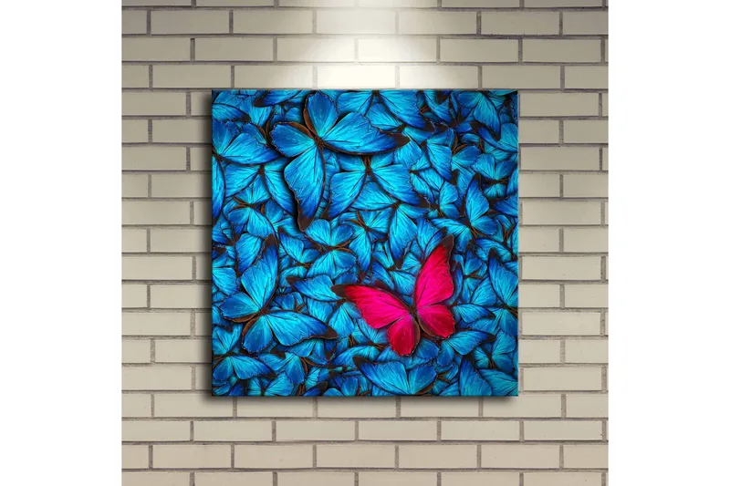 Canvastavla med LED-belysning 40x40 cm - Blåa upplysta fjärliar i bakgrunden med en rosa fjäril - Blå / Rosa / Svart - Inredning - Tavlor & konst - Canvastavlor
