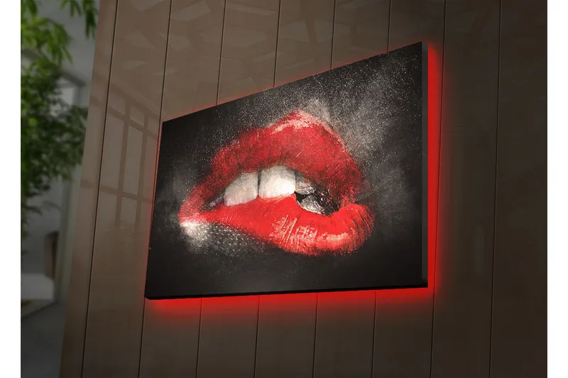 Canvastavla med LED-belysning 45x70 cm - Sensuella läppar i röd färg med en dramatisk kontrast mot en mörk bakgrund - Röd / Svart - Inredning - Tavlor & konst - Canvastavlor
