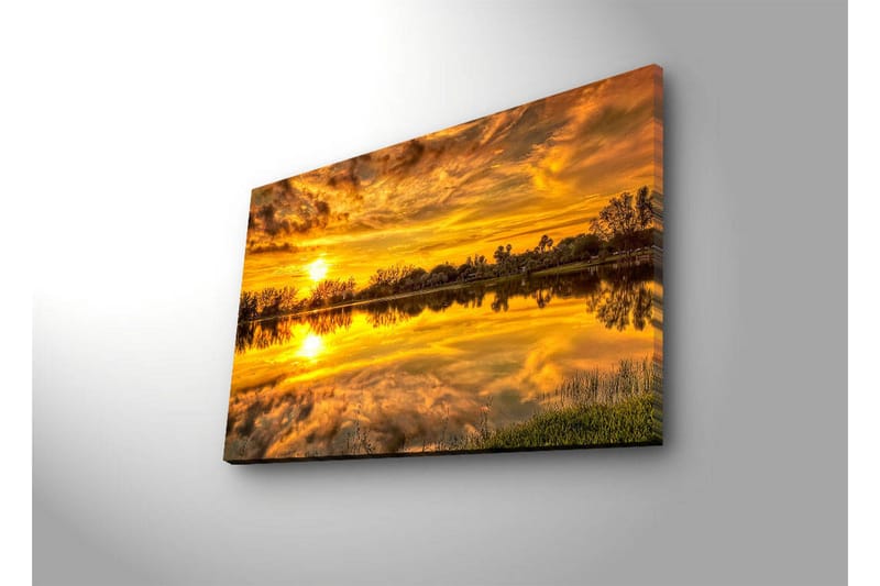 Canvastavla med LED-belysning 45x70 cm - Solnedgång över en spegelblanka sjö med omgivande träd och grönska - Guld / Orange / Grön - Inredning - Tavlor & konst - Canvastavlor