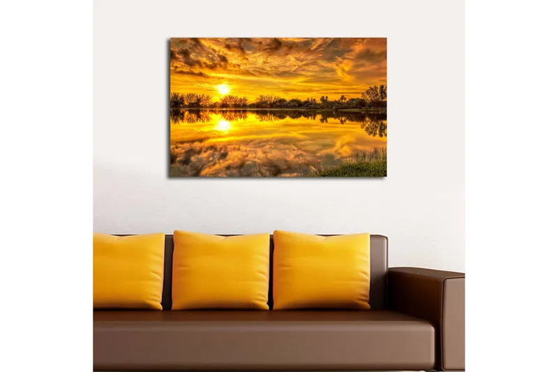 Canvastavla med LED-belysning 45x70 cm - Solnedgång över en spegelblanka sjö med omgivande träd och grönska - Guld / Orange / Grön - Inredning - Tavlor & konst - Canvastavlor