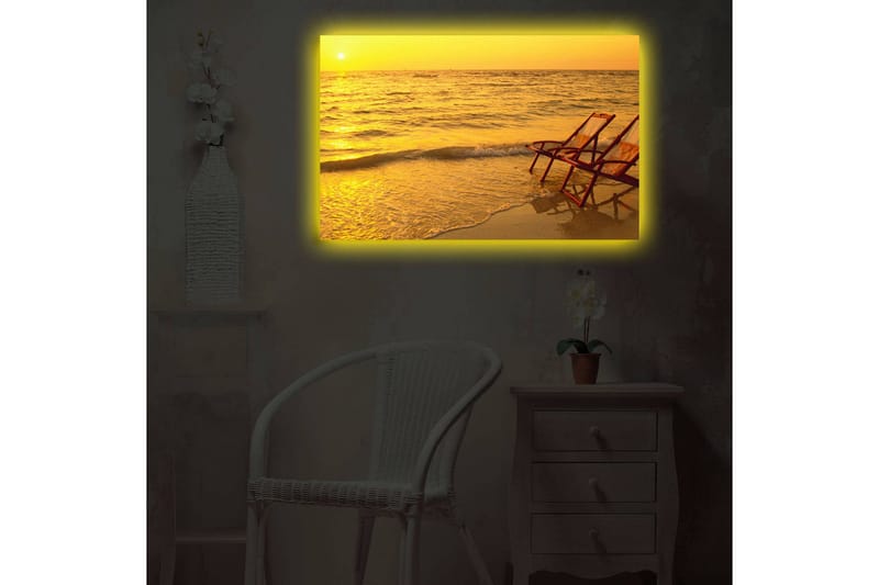 Canvastavla med LED-belysning 45x70 cm - Solnedgång över havet med två strandstolar i förgrunden - Guld / Orange / Brunt - Inredning - Tavlor & konst - Canvastavlor