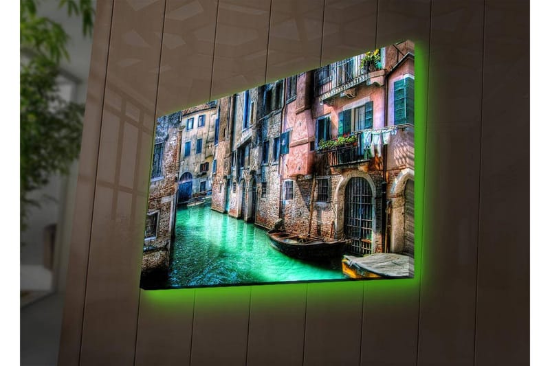 Canvastavla med LED-belysning 45x70 cm - Vacker kanal med historiska byggnader och båtar i en pittoresk miljö, Grön / Rosa / Blå