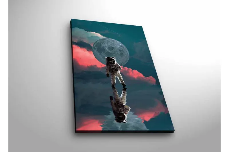 Canvastavla med LED-belysning - Astronaut som svävar i en drömlik rymdmiljö med en stor måne i bakgrunden, Mörkblå / Rosa / Grå
