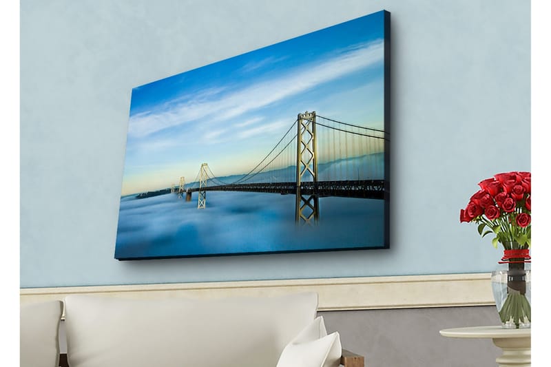 Canvastavla med LED-belysning - Bro över dimmig vattenyta med en klar himmel - Blå / Grå / Vit - Inredning - Tavlor & konst - Canvastavlor