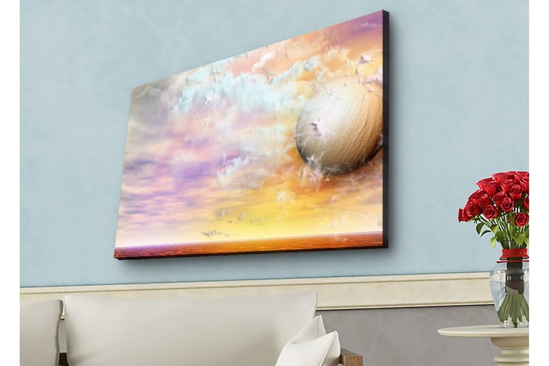 Canvastavla med LED-belysning - Drömlik landskap med en stor planet och färgglada moln, Lila / Orange / Beige
