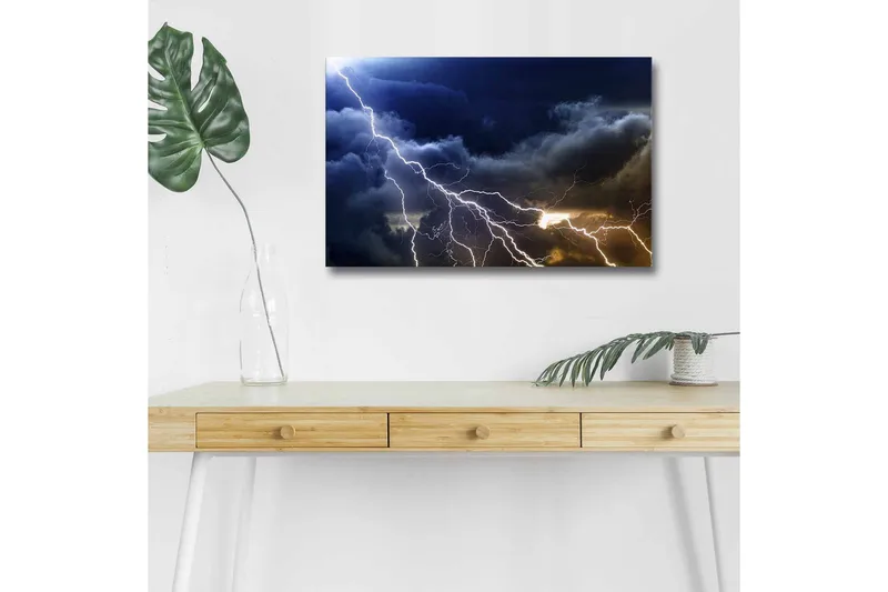 Canvastavla med LED-belysning - Dramatiska åskmoln med blixtar som skär genom himlen, Mörkblå / Grå / Vit