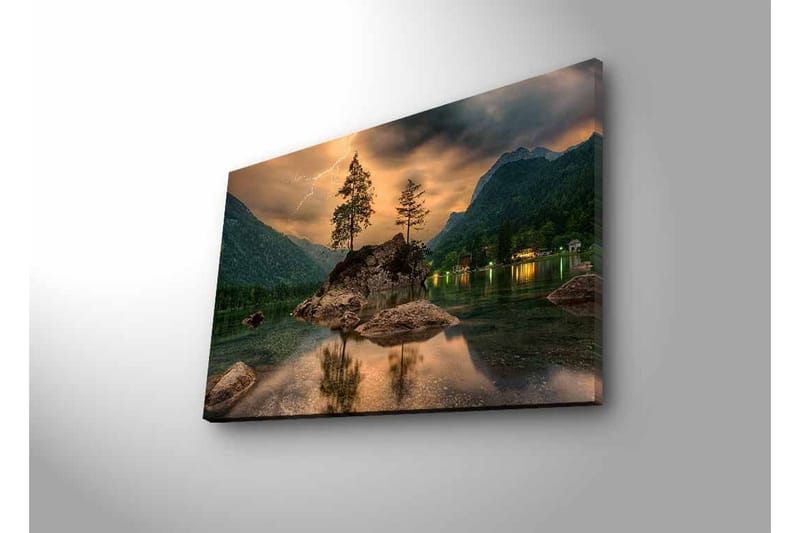 Canvastavla med LED-belysning - Dramatiskt landskap med berg och träd vid en spegelblanka sjö - Mörkgrön / Grå / Blå - Inredning - Tavlor & konst - Canvastavlor