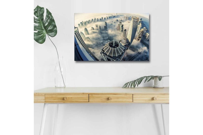 Canvastavla med LED-belysning - Futuristisk stadslandskap med skyskrapor i dimma, Grå / Blå / Vit