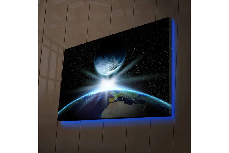 Canvastavla med LED-belysning - Jorden sedd från rymden med en strålande soluppgång bakom månen, Blå / Grön / Svart