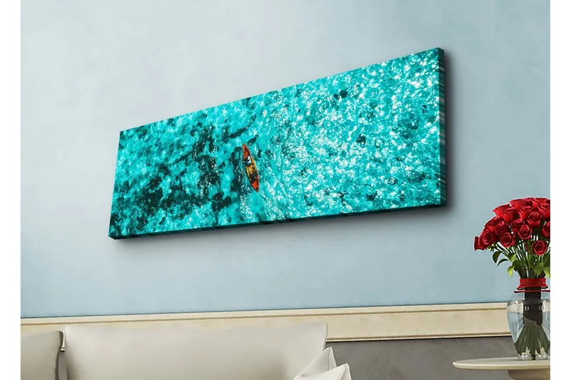 Canvastavla med LED-belysning - Kajak som paddlar över turkost vatten - Turkos / Mörkblå / Röd - Inredning - Tavlor & konst - Canvastavlor