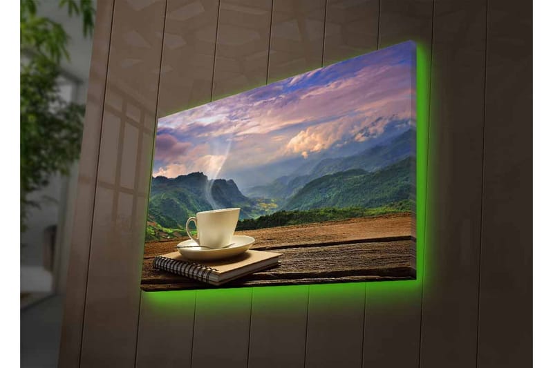 Canvastavla med LED-belysning - Kopp med ångande dryck framför en naturskön bergslandskap - Grön / Beige / Blå - Inredning - Tavlor & konst - Canvastavlor