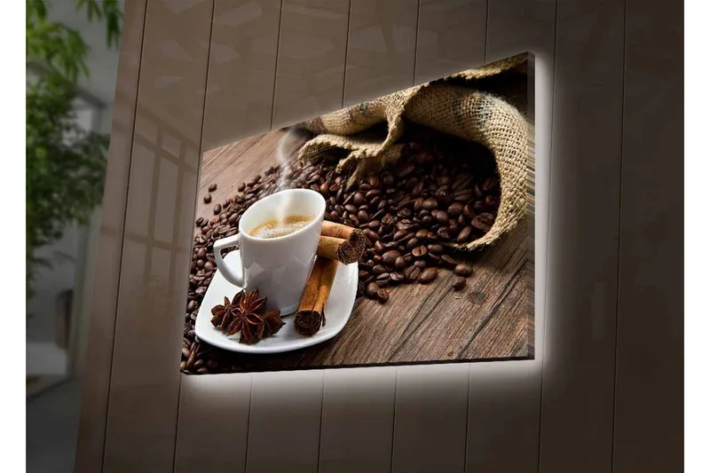 Canvastavla med LED-belysning - Kopp med ångande kaffe omgiven av kaffebönor och kryddor - Brun / Vit / Beige - Inredning - Tavlor & konst - Canvastavlor