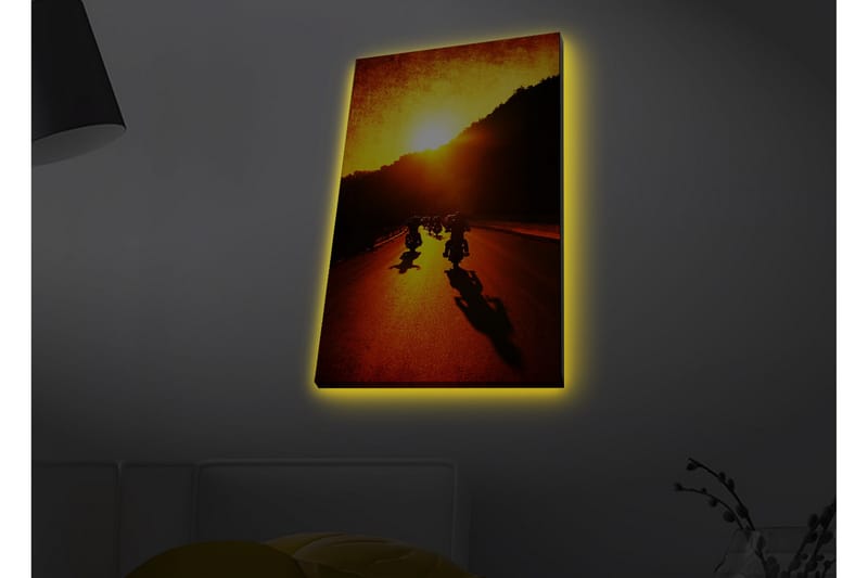 Canvastavla med LED-belysning - Motorcyklar som färdas längs en väg i solnedgångens gyllene ljus - Guld / Orange / Svart - Inredning - Tavlor & konst - Canvastavlor
