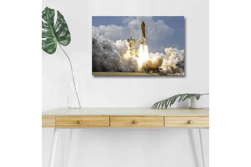 Canvastavla med LED-belysning - Rymdraket som lyfter mot himlen med kraftfulla eldsflammor, Grå / Vit / Orange
