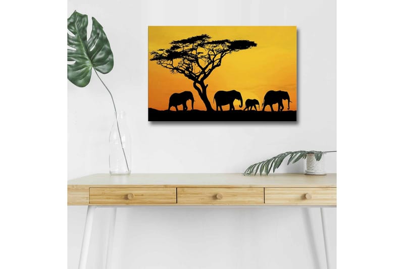 Canvastavla med LED-belysning - Silhuetter av elefanter under en solnedgång med ett träd i bakgrunden, Svart / Orange / Gul