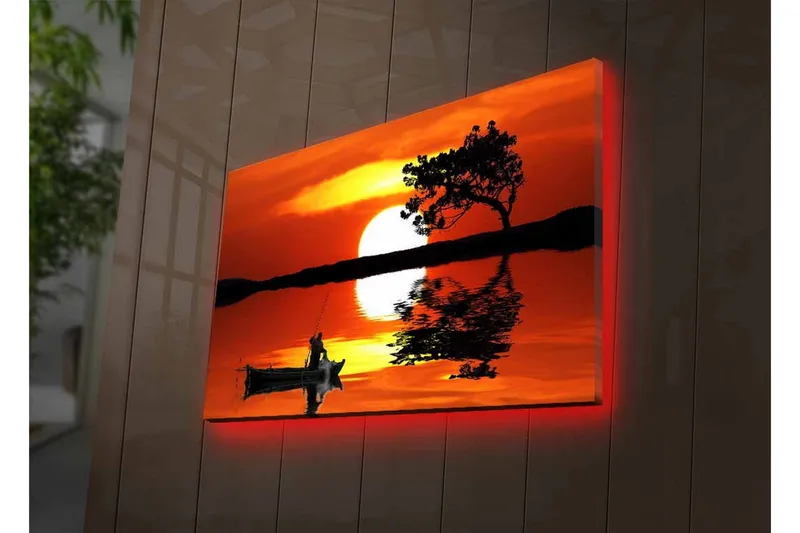 Canvastavla med LED-belysning - Solnedgång över en spegelblanka sjö med en ensam båt och en silhouett av ett träd - Orange / Svart / Gult - Inredning - Tavlor & konst - Canvastavlor